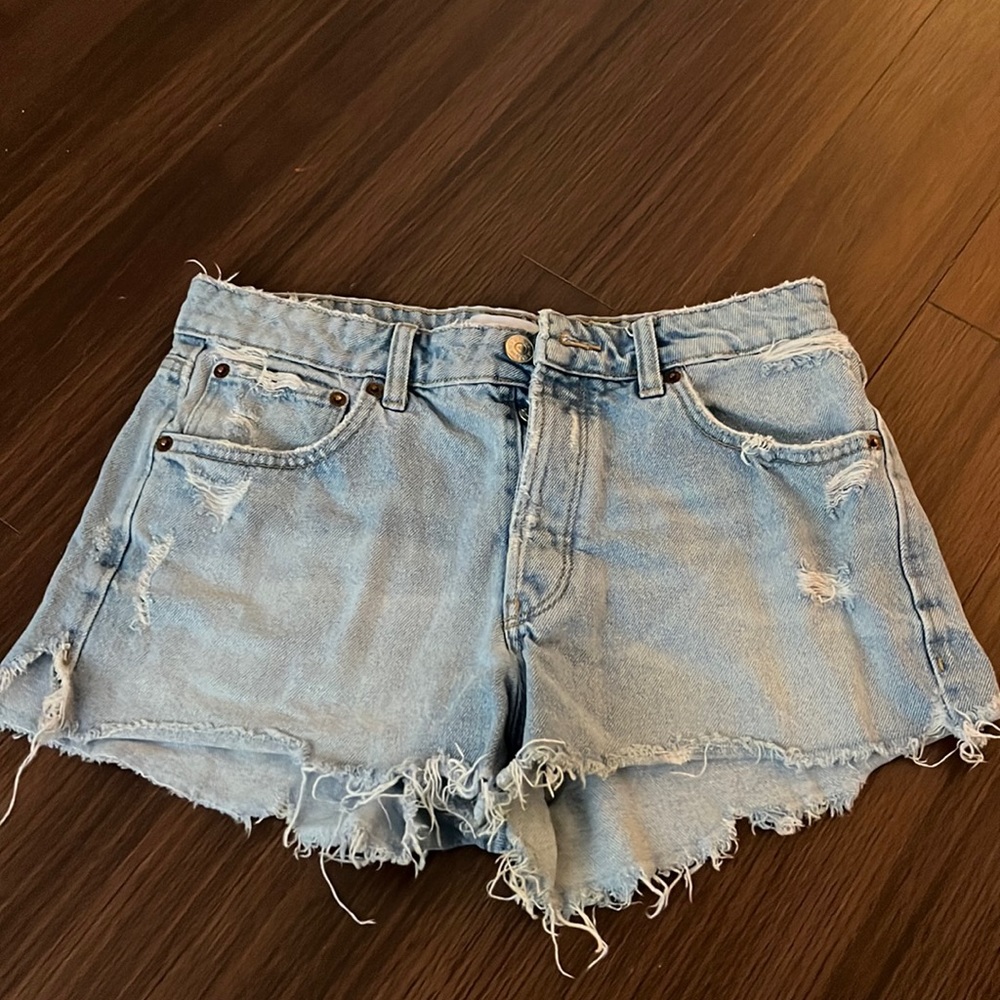 ZARA JEAN SHORTS SIZE 6 ADORABLE!!!